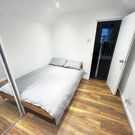 Ak Serviced Apartments - Exclusive Two-Bedroom Apartment Кардифф Экстерьер фото